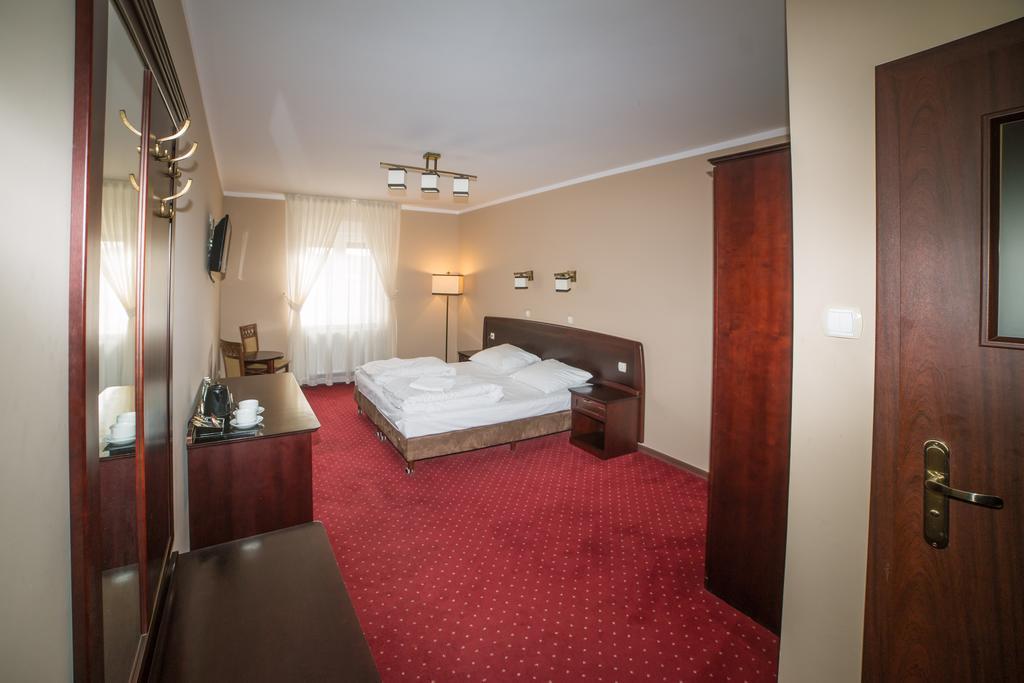 Hotel Grant Leszno  Eksteriør billede